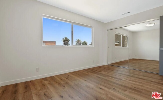 Building Photo - 110 S Eucalyptus Ave