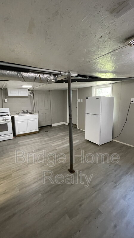 Building Photo - 239 Ormond Ave