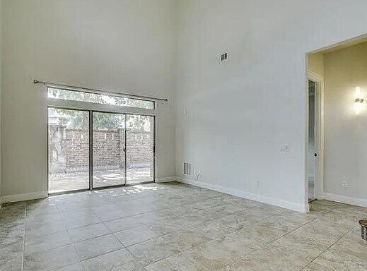 Building Photo - 3140 Bloomfield Ct