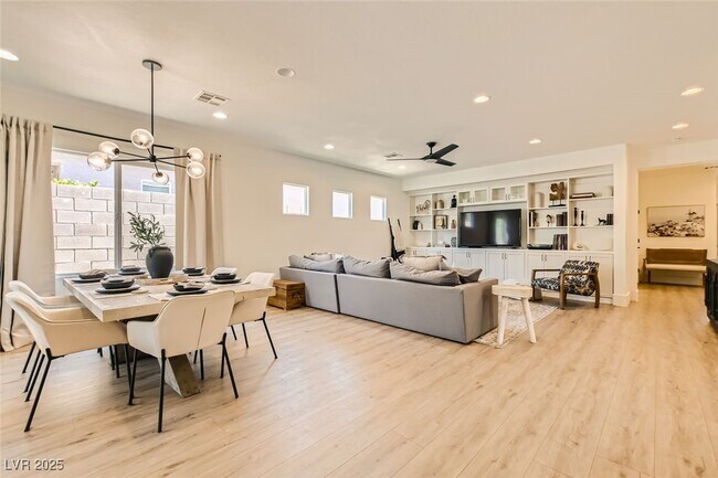Building Photo - 2724 Mintlaw Ave