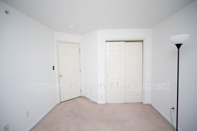 Building Photo - 15 Fawn Ct
