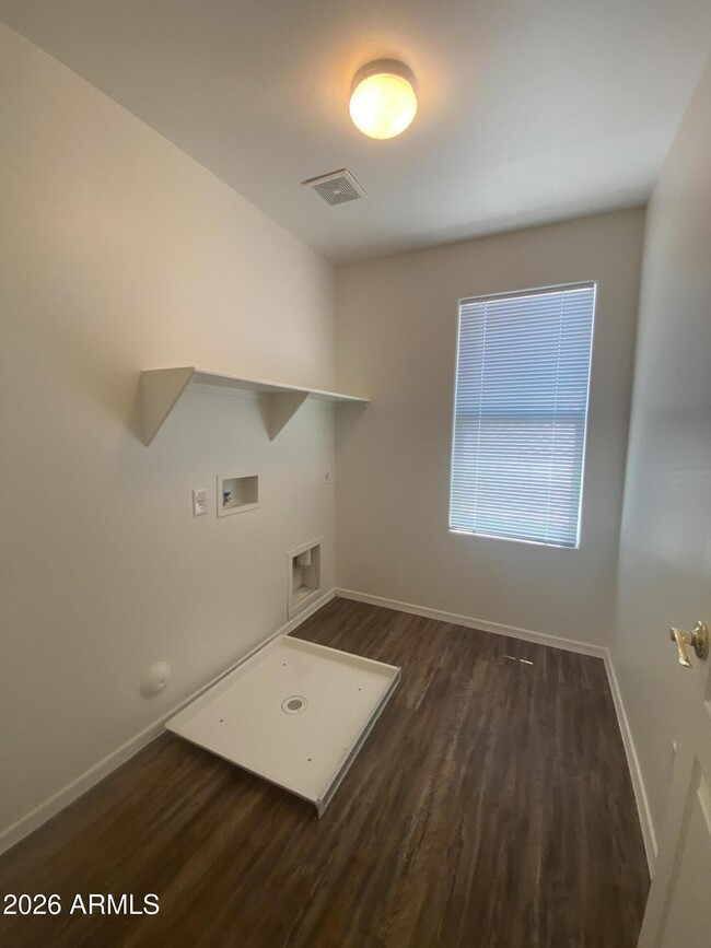 Building Photo - 8552 W Malapai Dr