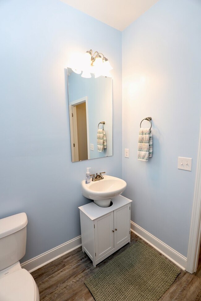 Building Photo - 525 Kittiwake Ln