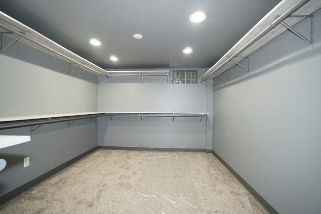 Building Photo - 6092 Cleveland St