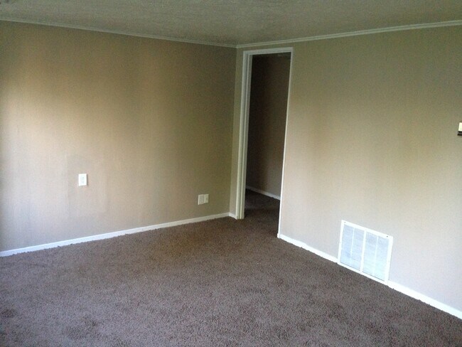 Building Photo - 906 Eastwich Dr