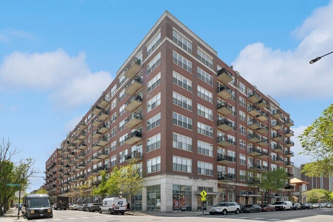 Primary Photo - 6 S Laflin St