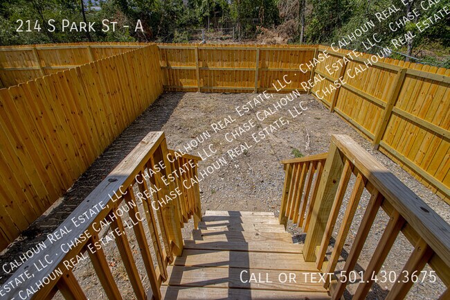 Building Photo - 214 S Park St