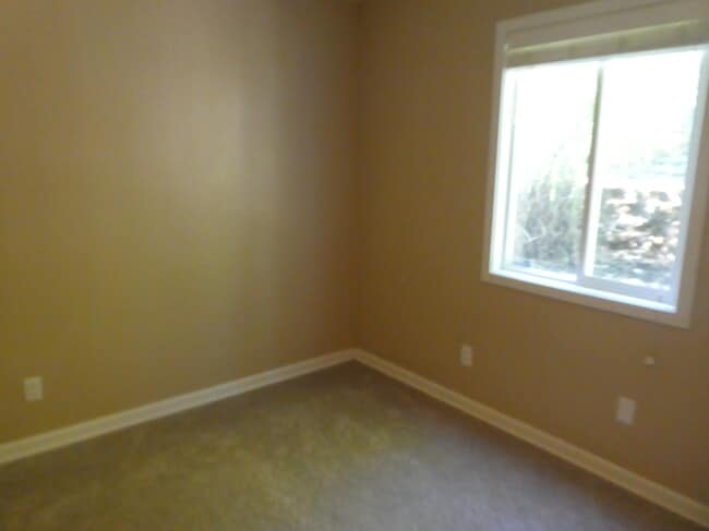 Building Photo - 1420 Dollar St