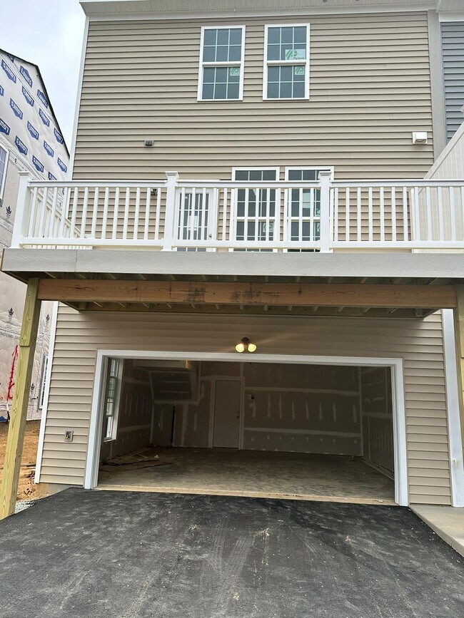 Building Photo - 7057 Dunton Rd