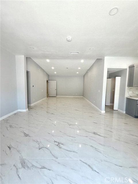 Building Photo - 5501 Crebs Ave