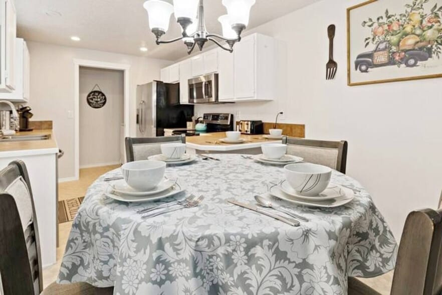 Building Photo - 623 Autumn Pl