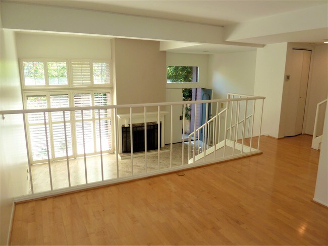 Living Room - 4425 Alla Rd