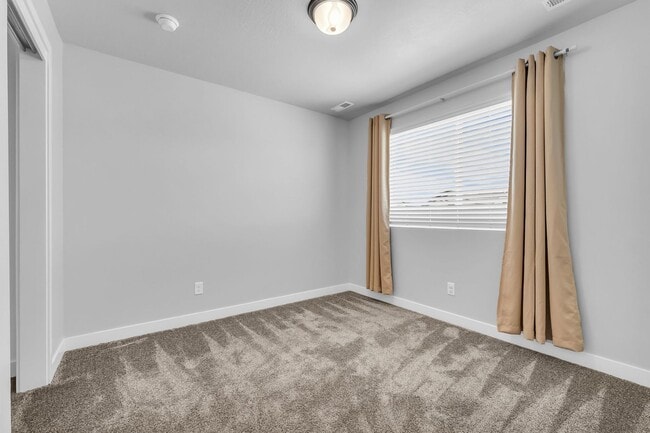 Building Photo - 3062 S 2425 W