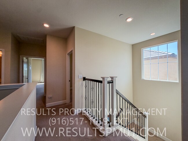 Building Photo - Must See! Lovely Former Model Smart Home 4 Bed 3 Bath