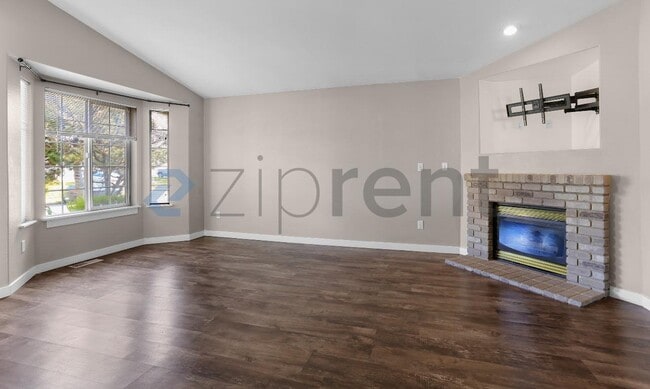 Building Photo - 1120 S 90th St Ct