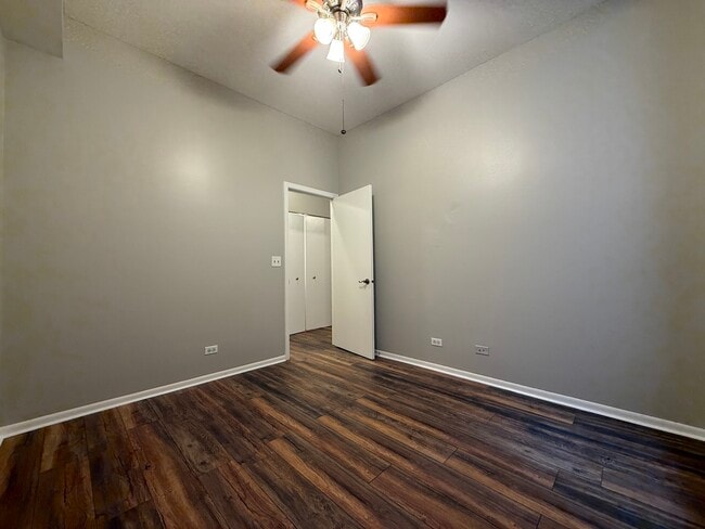 Building Photo - 556 W 37th St