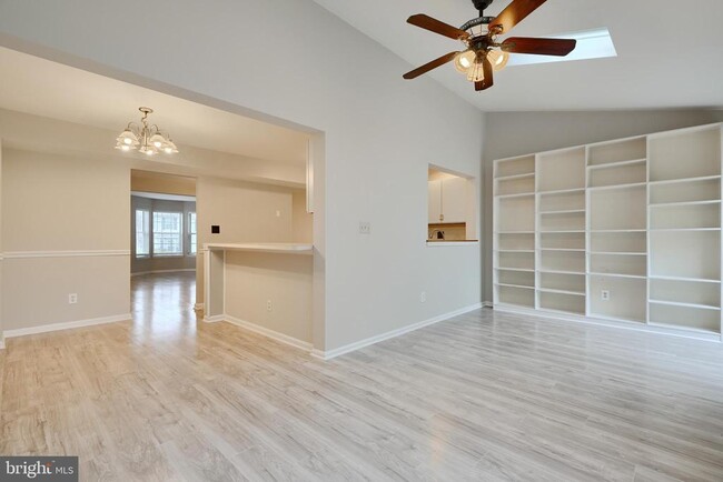 Building Photo - 733 Reedy Cir