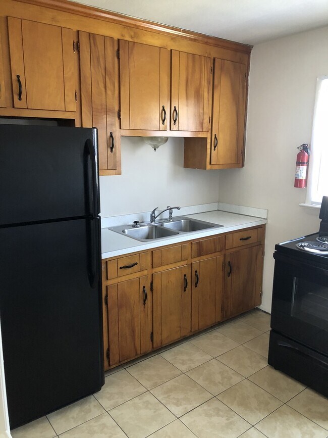 Building Photo - Two Bedroom Apartment for Rent