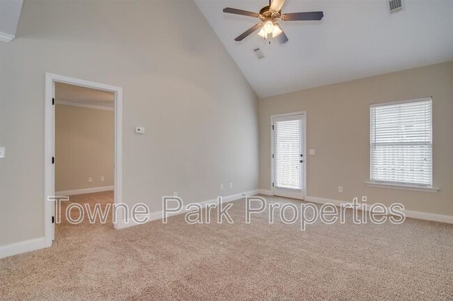 Building Photo - 232 Mossy Bank Dr