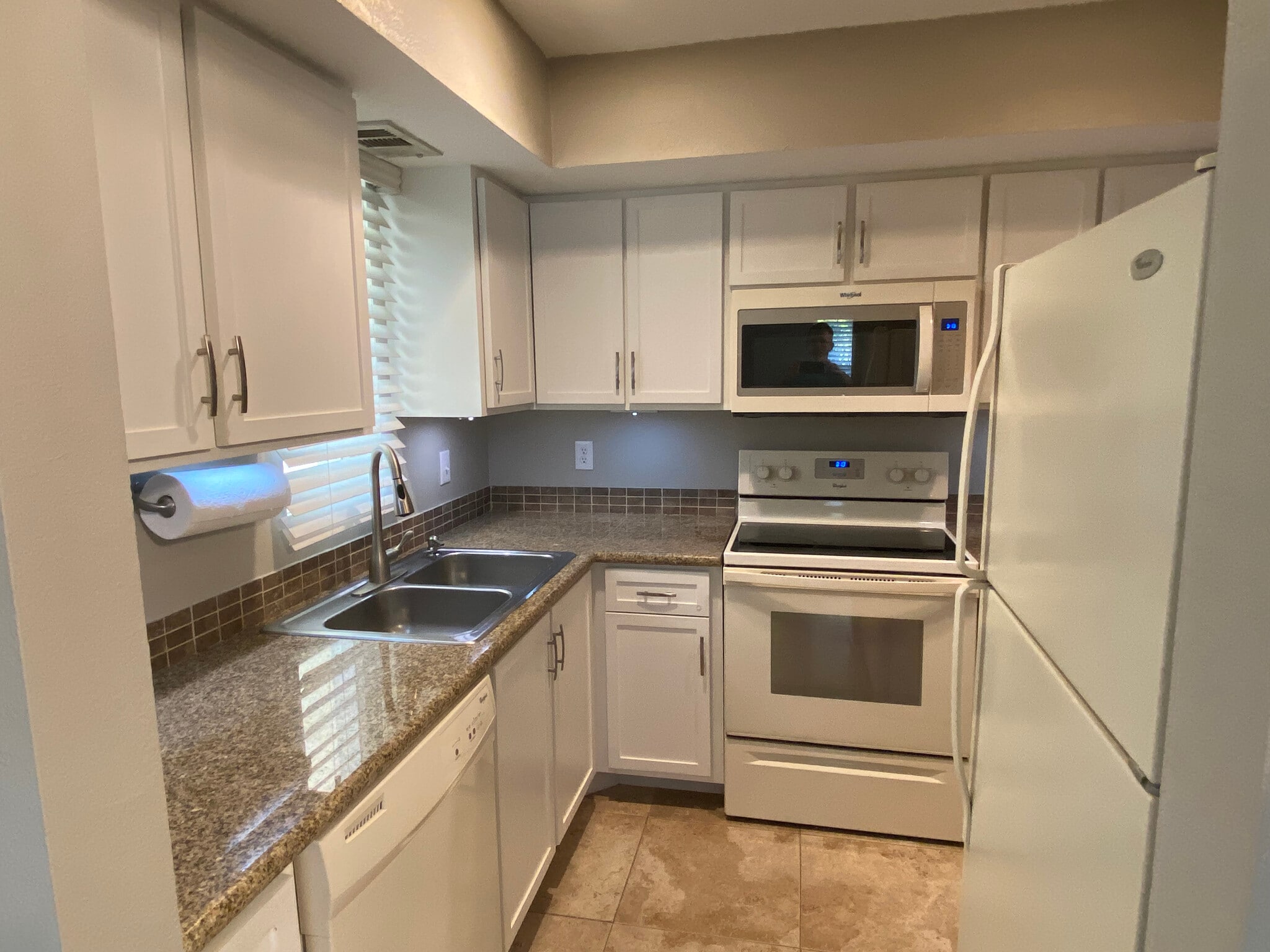 Building Photo - 1566 SE Royal Green Cir