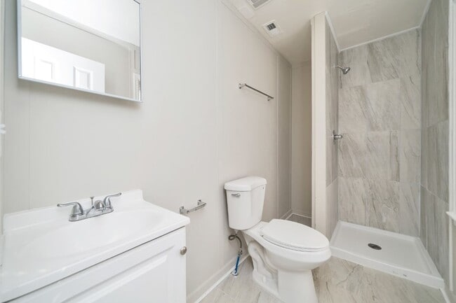 Building Photo - Super Cute & Private Hueytown Home Tucked Away on a Quiet Cul-de-Sac