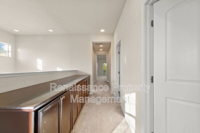Building Photo - 638 W Gravino Dr