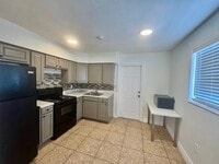 Building Photo - Ventura Blvd FTL 2633-2635