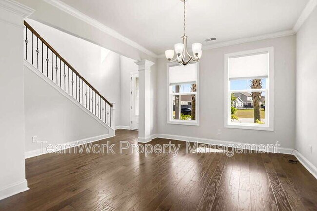 Building Photo - 233 Seaworthy St