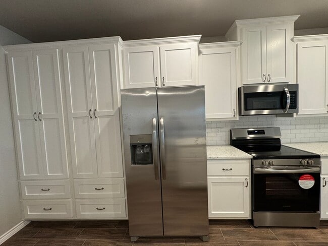 Building Photo - 5403 Rose Gdn Lp