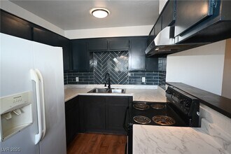 Building Photo - 1512 Cobb Ln