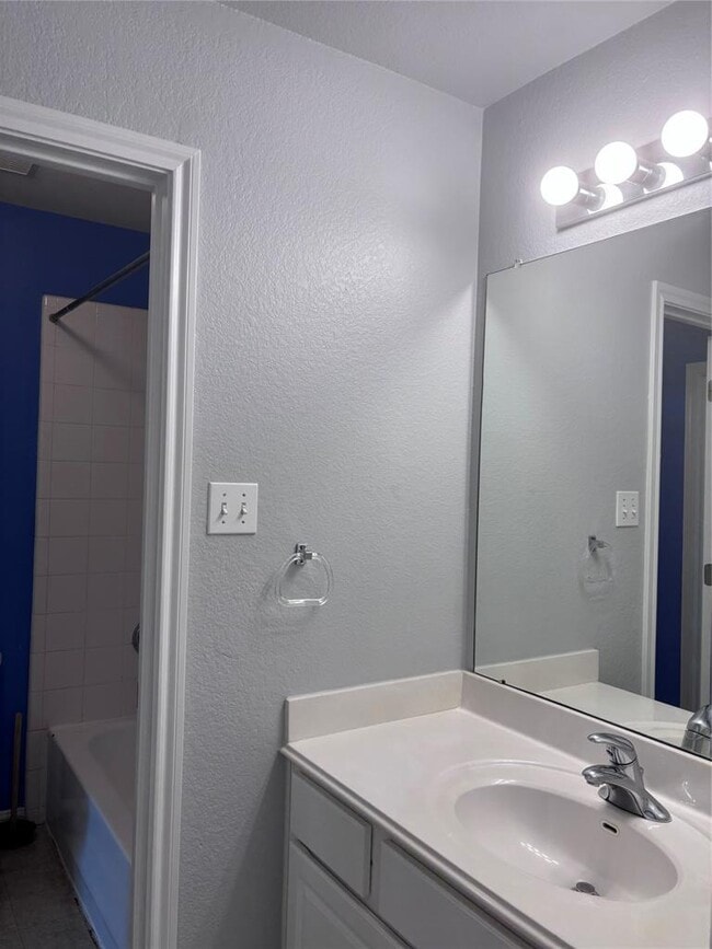 Building Photo - 1704 Lynnville Trail