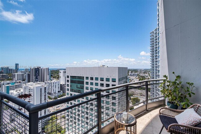 Building Photo - 690 SW 1st Ct