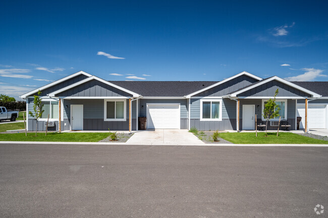 Private garage & driveway