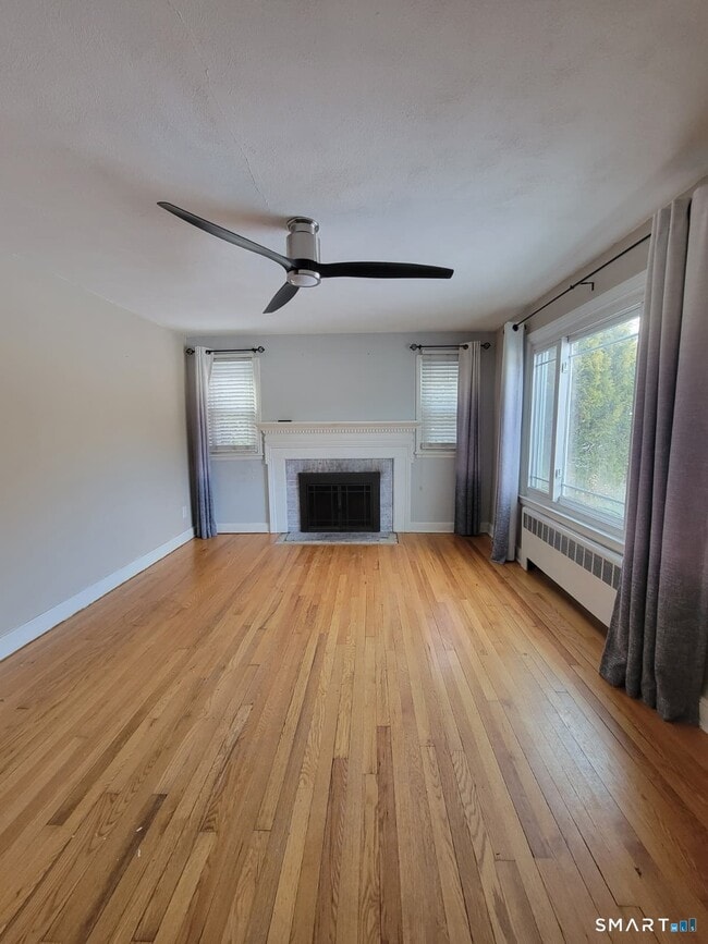 Building Photo - 895 Pleasant Valley Rd