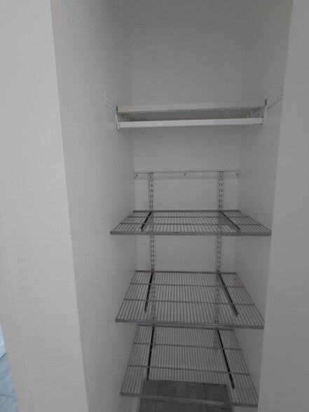 Building Photo - 14433 E Jewell Ave