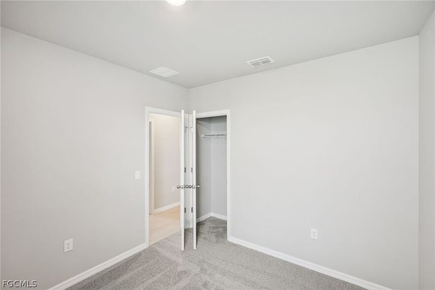 Building Photo - 17549 Woodland Ct