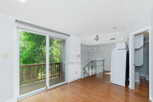 Building Photo - 813 31st St S