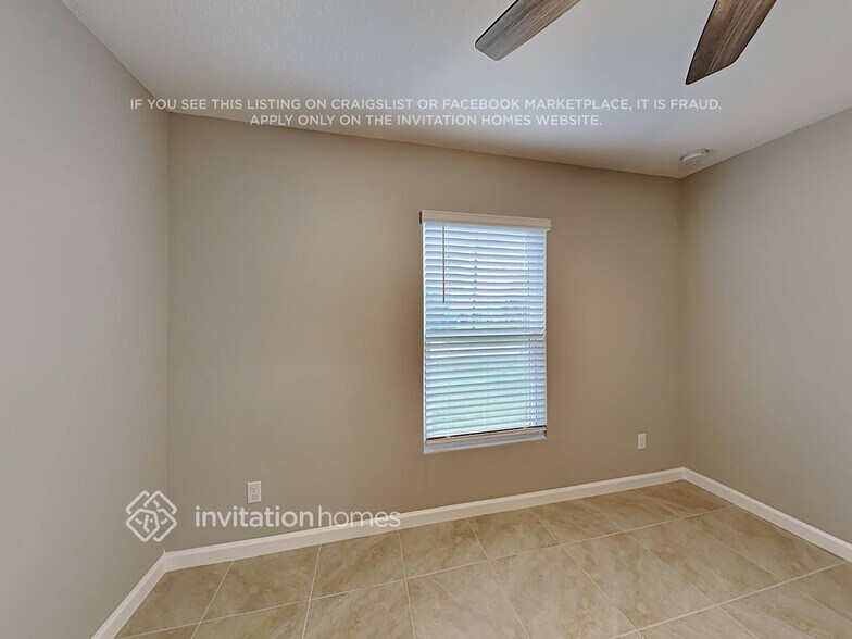 Building Photo - 802 SW Tulip Blvd