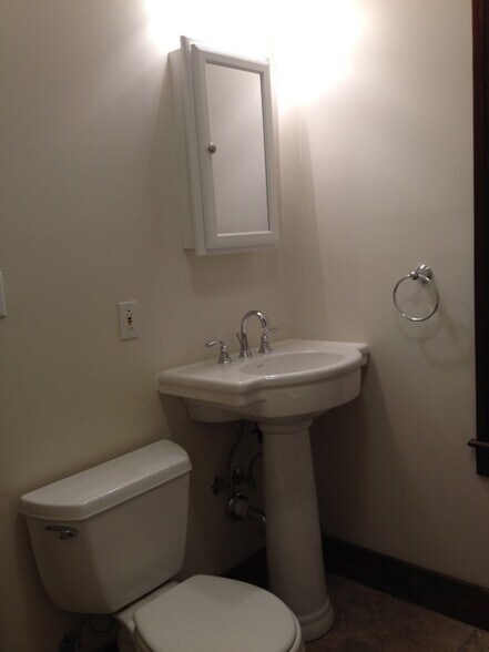 bathroom - 413 W Dutton St