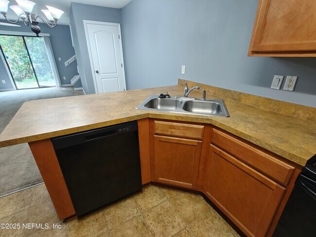Building Photo - 7764 Playschool Ln