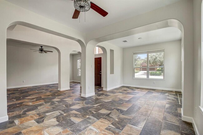 Building Photo - 309 Camperdown Elm Dr