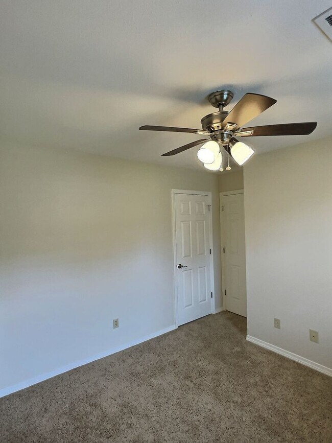 Building Photo - 3 BD 2 BA Home in Ocean Springs School District