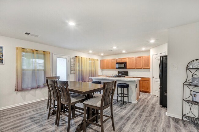 Building Photo - 2542 White Bluff Ln