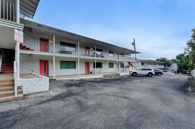 Building Photo - 1208 Enfield Rd