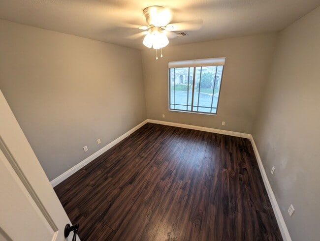 Building Photo - 10465 Warwick Falls Ct