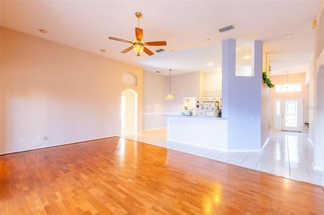 Building Photo - 497 Pickfair Terrace