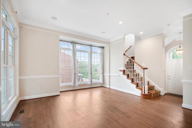 Building Photo - 508 S Fayette St