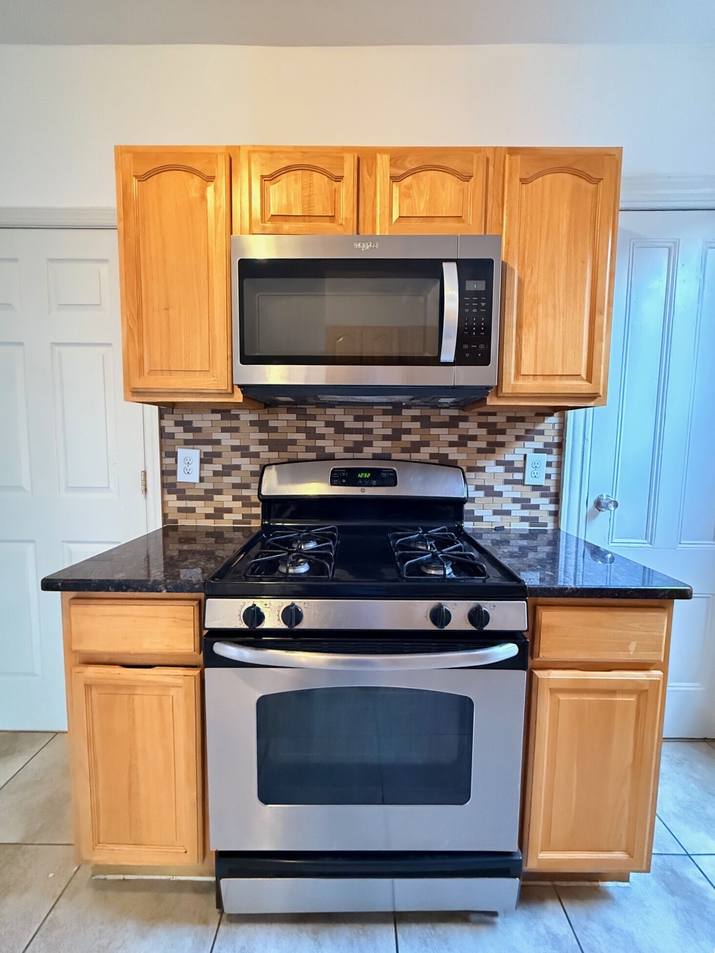 Building Photo - 35 W 47th St