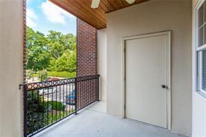 Building Photo - 825 Highland Ln NE
