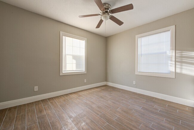 Building Photo - 6522 Linden St